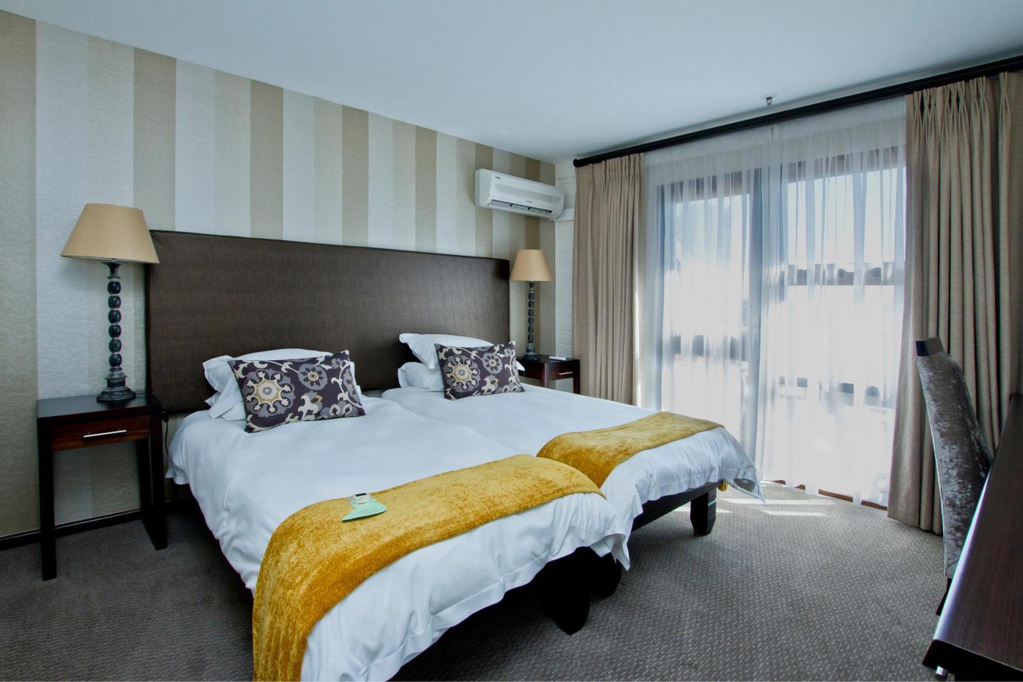 The Kelway Hotel Порт Елизабет Екстериор снимка